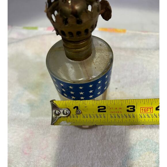 Lot of 2 Vintage oil lamps with American flag design, one has clear glass top - Picture 6 of 6